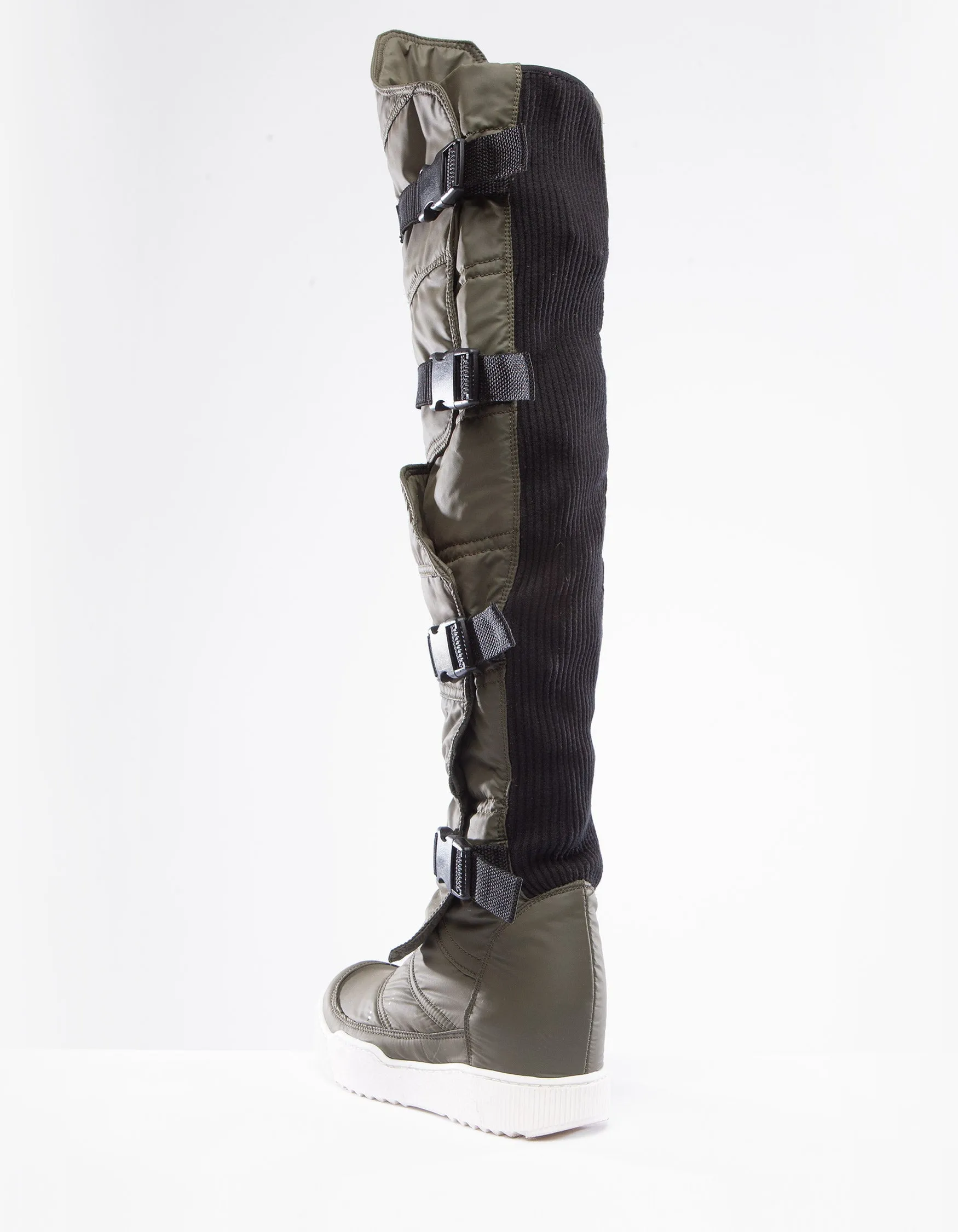 BIG BOOTS ONENESS