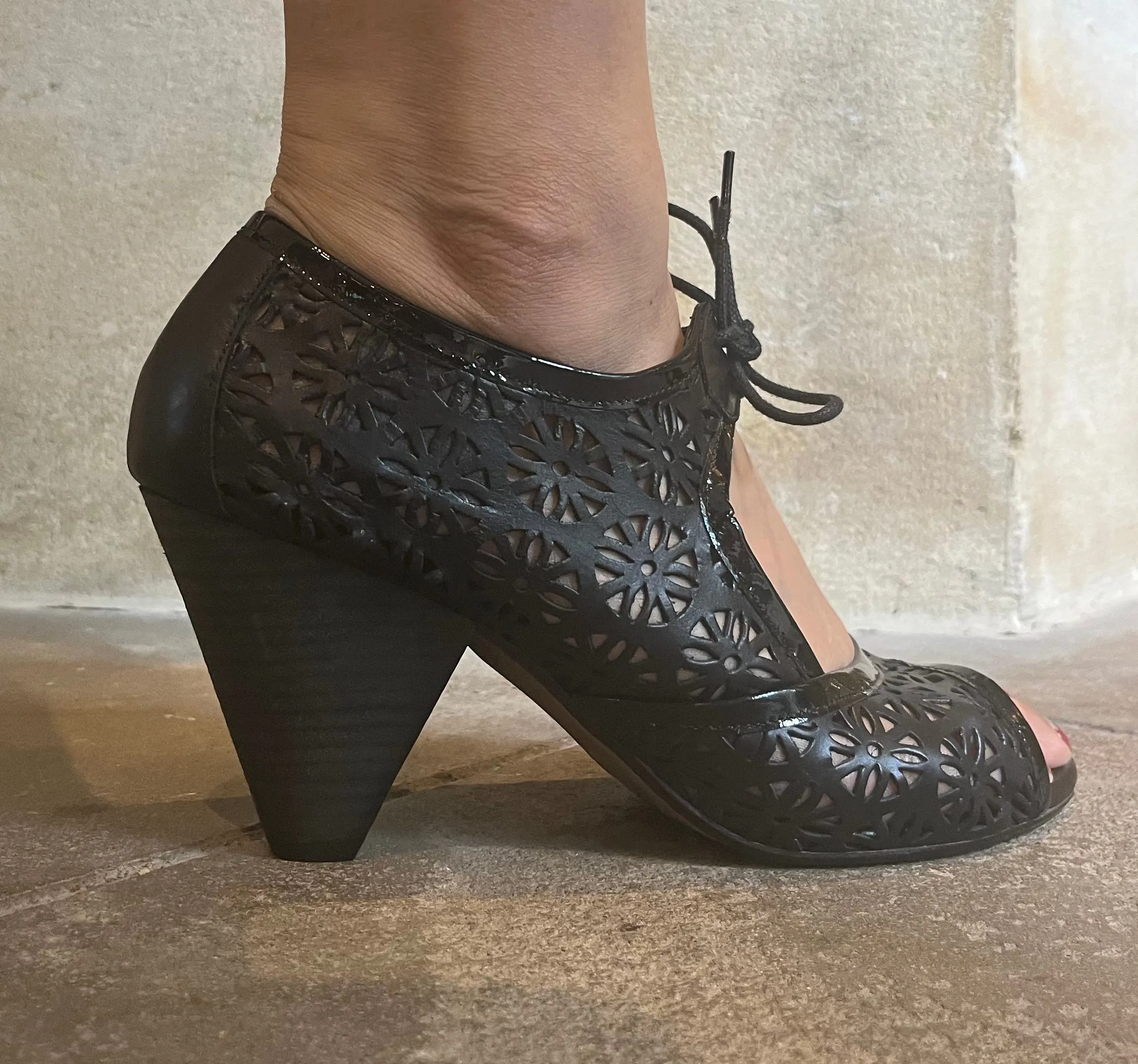 Gateau-black- Last Pairs 36 &41!